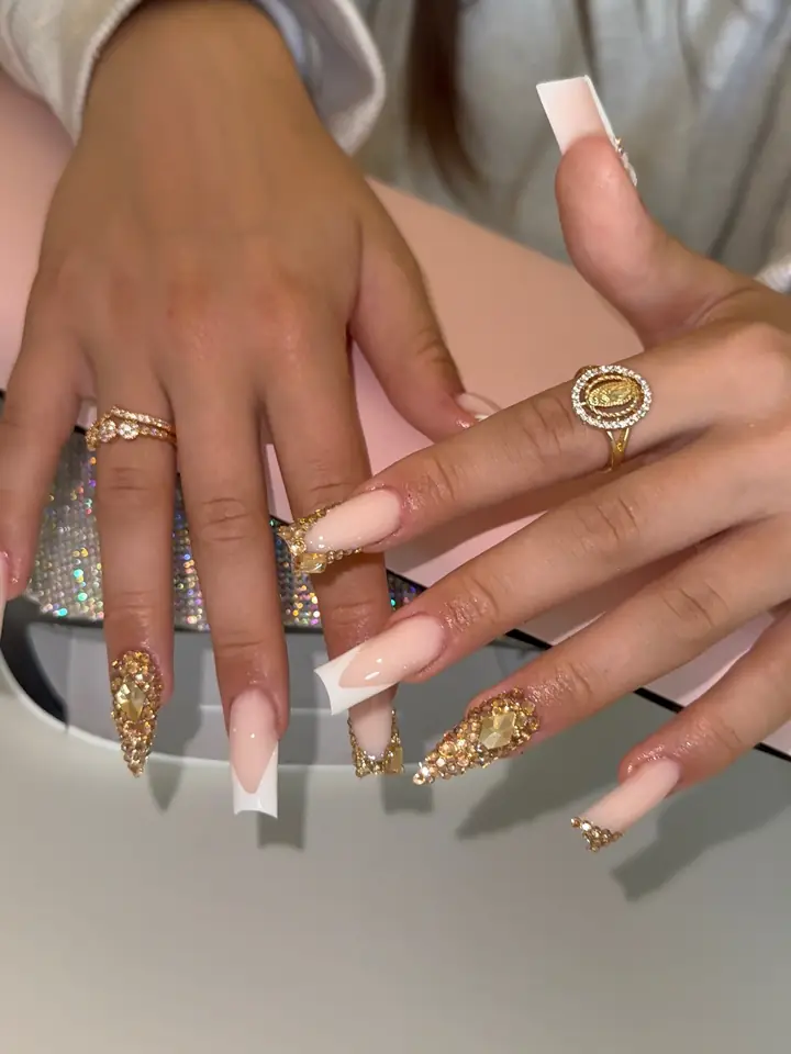 Nail art by nailedbyenii, photo 3